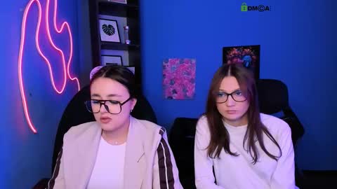 Snapshot of elani_grey chatting on 02.10.26 elani online show from 02.10.26