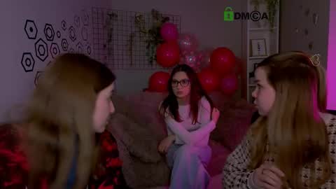 Snapshot of elani_grey chatting on 02.19.26 elani online show from 02.19.26