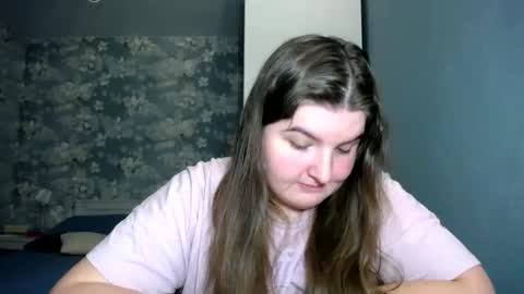 Snapshot of elanis_blair chatting on 12.15.24 Elanis online show from 12.15.24