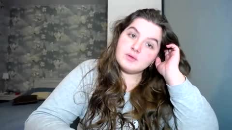 Snapshot of elanis_blair chatting on 12.22.24 Elanis online show from 12.22.24