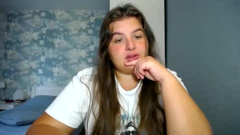 Snapshot of elanis_blair chatting on 09.17.25 Elanis online show from 09.17.25