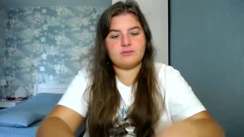 Snapshot of elanis_blair chatting on 09.19.25 Elanis online show from 09.19.25