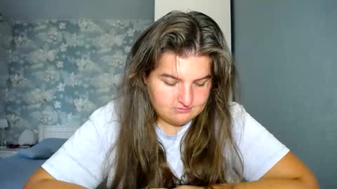 Snapshot of elanis_blair chatting on 09.22.25 Elanis online show from 09.22.25