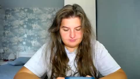 Snapshot of elanis_blair chatting on 09.24.25 Elanis online show from 09.24.25