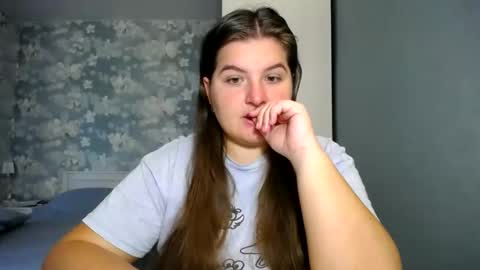 Snapshot of elanis_blair chatting on 10.16.25 Elanis online show from 10.16.25