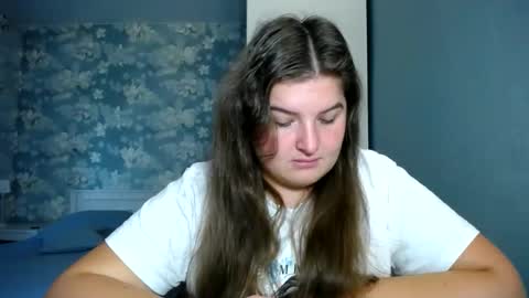 Snapshot of elanis_blair chatting on 10.21.25 Elanis online show from 10.21.25