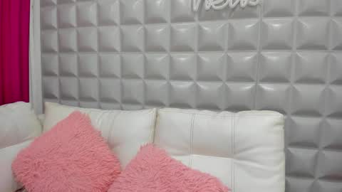 Snapshot of elara_lee chatting on 09.15.25 Elara Lee online show from 09.15.25