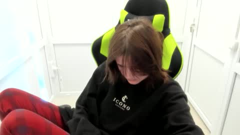 Evie online show from 04.17.26