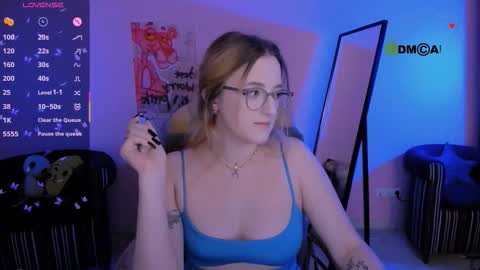 Snapshot of elara_night chatting on 10.04.25 elara_night online show from 10.04.25