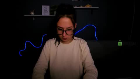Snapshot of elara_night chatting on 10.08.25 elara_night online show from 10.08.25