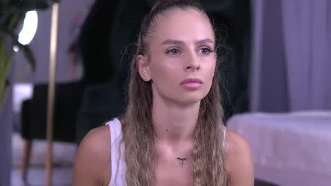 elarashine online show from 09.12.25