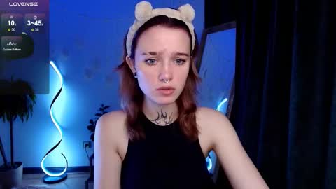 Snapshot of elastikiss chatting on 09.19.25 elastikiss online show from 09.19.25