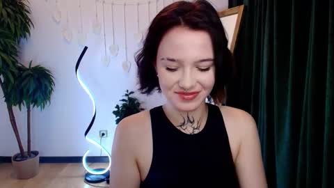 Snapshot of elastikiss chatting on 10.16.25 elastikiss online show from 10.16.25