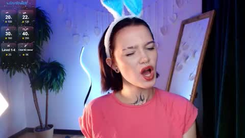 Snapshot of elastikiss chatting on 10.17.25 elastikiss online show from 10.17.25