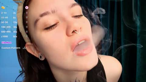 Snapshot of elastikiss chatting on 11.23.25 elastikiss online show from 11.23.25