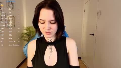 Snapshot of elastikiss chatting on 11.24.25 elastikiss online show from 11.24.25