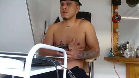 Snapshot of elbarbero21 chatting on 11.02.25 elbarbero21 online show from 11.02.25