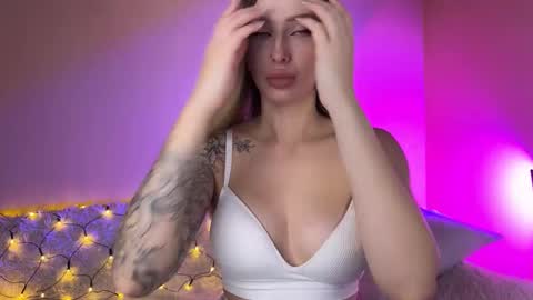Ella online show from 10.14.25