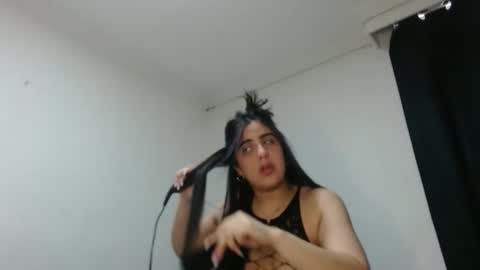 Snapshot of electraweb_09 chatting on 10.21.25 electraweb_09 online show from 10.21.25