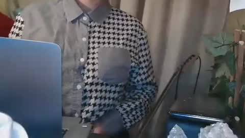 Snapshot of electrocute_me chatting on 12.08.24 Julia Follow me on Onlyfansju grosroberts online show from 12.08.24
