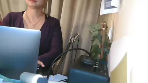 Snapshot of electrocute_me chatting on 12.10.24 Julia Follow me on Onlyfansju grosroberts online show from 12.10.24
