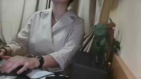 Snapshot of electrocute_me chatting on 01.09.25 Julia Follow me on Onlyfansju grosroberts online show from 01.09.25