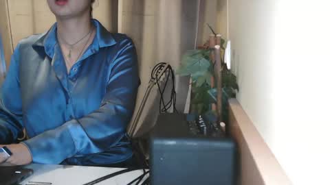 Snapshot of electrocute_me chatting on 01.20.25 Julia Follow me on Onlyfansju grosroberts online show from 01.20.25