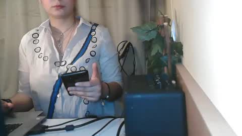 Snapshot of electrocute_me chatting on 02.04.25 Julia Follow me on Onlyfansju grosroberts online show from 02.04.25