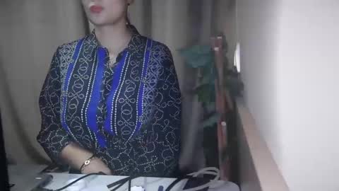 Snapshot of electrocute_me chatting on 02.20.25 Julia Follow me on Onlyfansju grosroberts online show from 02.20.25