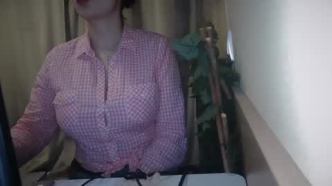 Snapshot of electrocute_me chatting on 02.23.25 Julia Follow me on Onlyfansju grosroberts online show from 02.23.25
