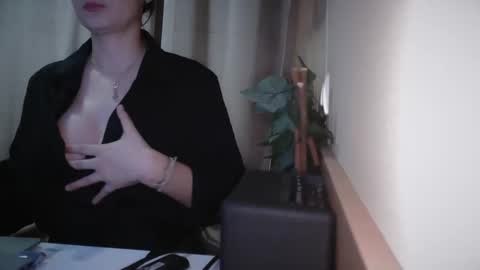 Snapshot of electrocute_me chatting on 02.26.25 Julia Follow me on Onlyfansju grosroberts online show from 02.26.25