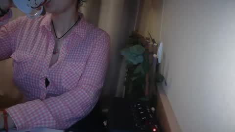 Snapshot of electrocute_me chatting on 03.02.25 Julia Follow me on Onlyfansju grosroberts online show from 03.02.25