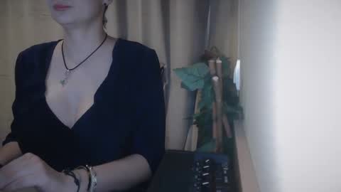 Snapshot of electrocute_me chatting on 03.06.25 Julia Follow me on Onlyfansju grosroberts online show from 03.06.25