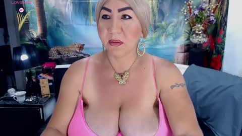 XIOMY   give LIKE on my page online show from 10.10.25