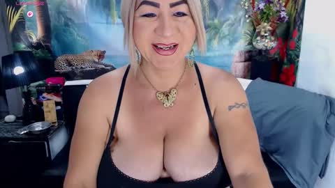 XIOMY   give LIKE on my page online show from 10.12.25