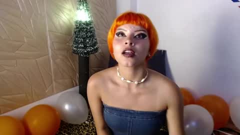 Snapshot of elektra_petite chatting on 12.15.24 ELEKTRA hii my birthday is tomorrow but I will celebrate it on Sunday Ill wait for you online show from 12.15.24