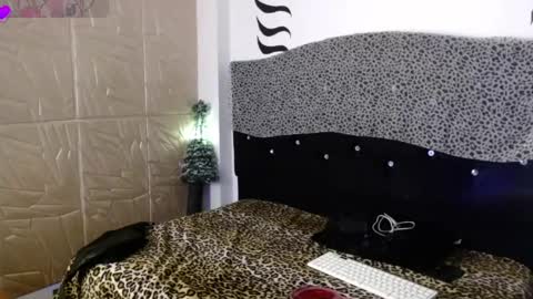 Snapshot of elektra_petite chatting on 01.09.25 ELEKTRA hii my birthday is tomorrow but I will celebrate it on Sunday Ill wait for you online show from 01.09.25