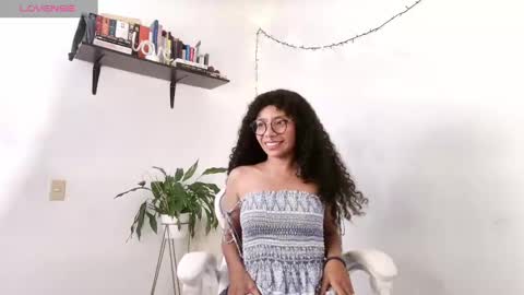 Snapshot of elektra_williams chatting on 12.29.24 elektra_williams online show from 12.29.24