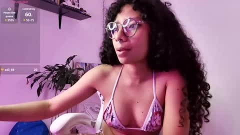 Snapshot of elektra_williams chatting on 02.07.25 elektra_williams online show from 02.07.25