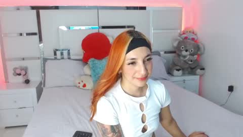 Snapshot of elektrarous chatting on 12.11.24 ElektraRouse online show from 12.11.24