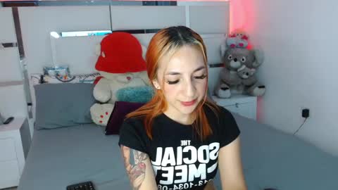 Snapshot of elektrarous chatting on 03.10.25 ElektraRouse online show from 03.10.25
