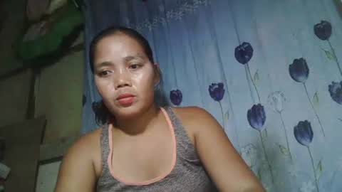 Snapshot of elena_babe33 chatting on 10.13.25 elena_babe33 online show from 10.13.25