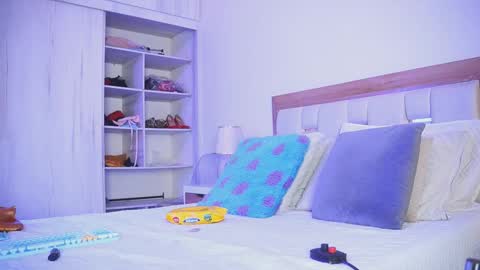 Elena online show from 11.25.25