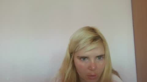 Snapshot of elenaflirt chatting on 06.27.26 Elena online show from 06.27.26