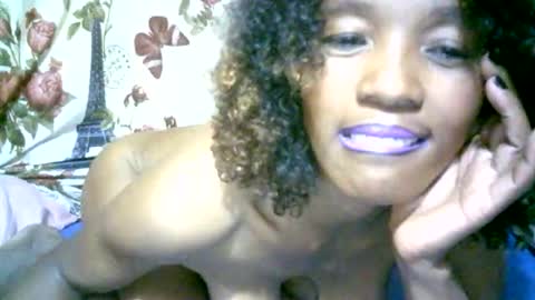 elenah013 online show from 09.18.25