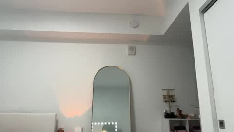 Elena online show from 04.17.26