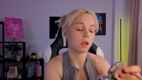 elenamonroee online show from 11.23.25