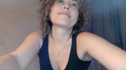 Snapshot of elenaza chatting on 01.26.25 elenaza online show from 01.26.25