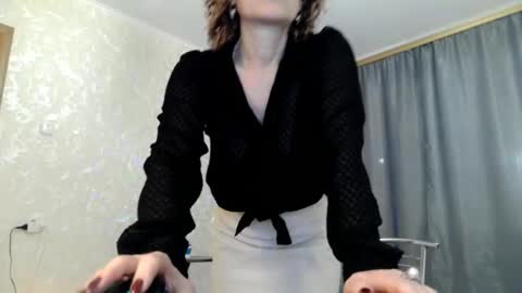 Snapshot of elenaza chatting on 11.23.25 elenaza online show from 11.23.25