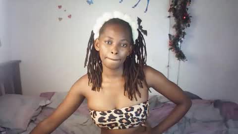 Snapshot of eleniedoll chatting on 02.16.26 eleniedoll online show from 02.16.26